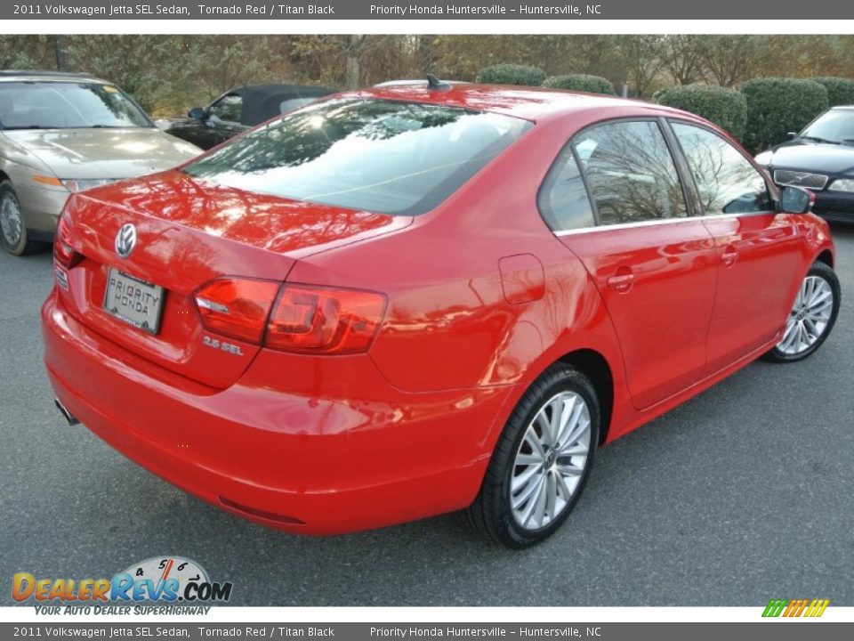 2011 Volkswagen Jetta SEL Sedan Tornado Red / Titan Black Photo #4