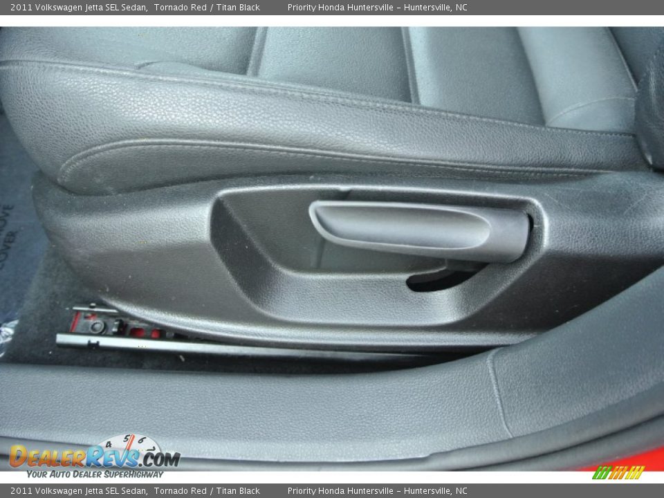 2011 Volkswagen Jetta SEL Sedan Tornado Red / Titan Black Photo #9