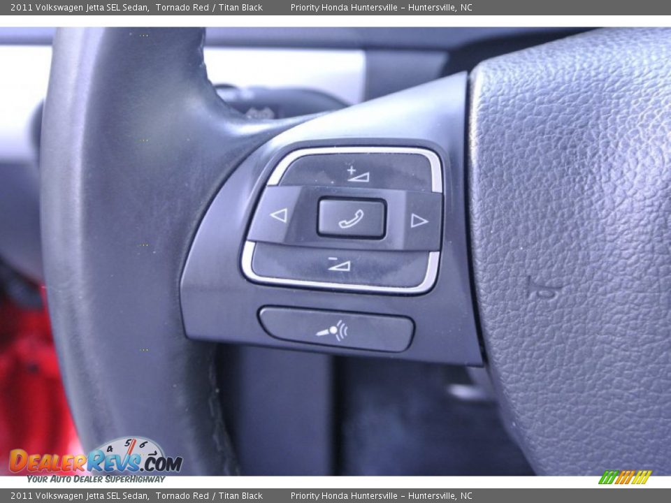 2011 Volkswagen Jetta SEL Sedan Tornado Red / Titan Black Photo #17