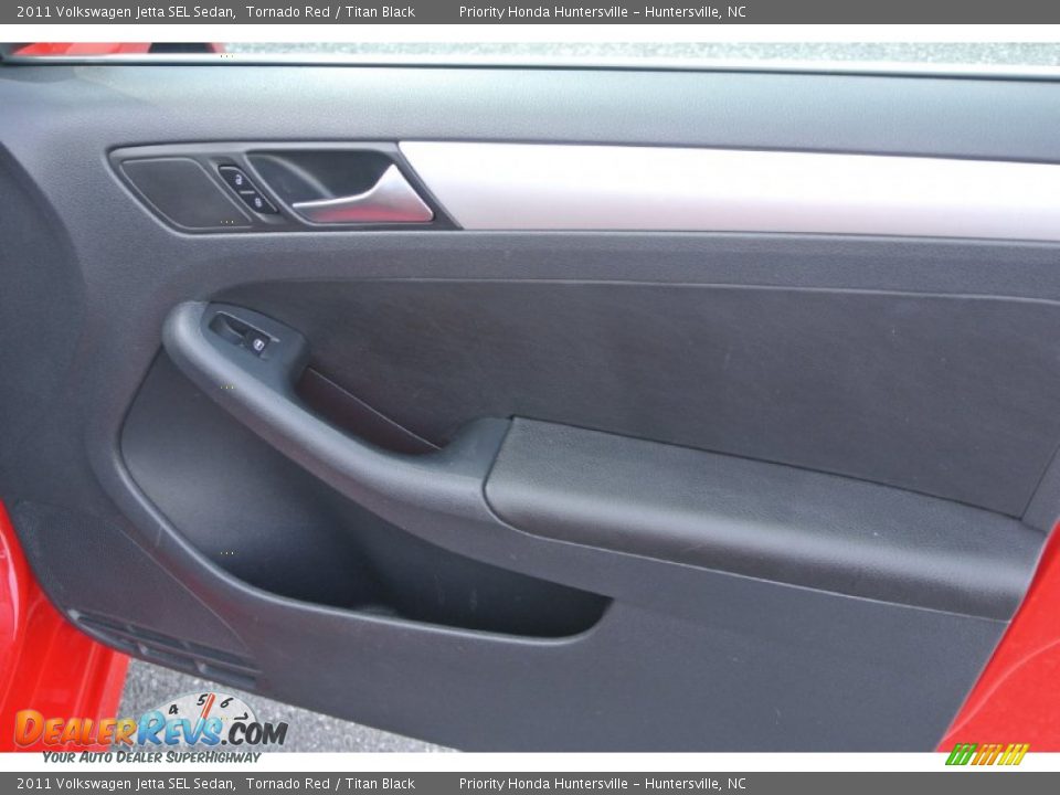 2011 Volkswagen Jetta SEL Sedan Tornado Red / Titan Black Photo #22