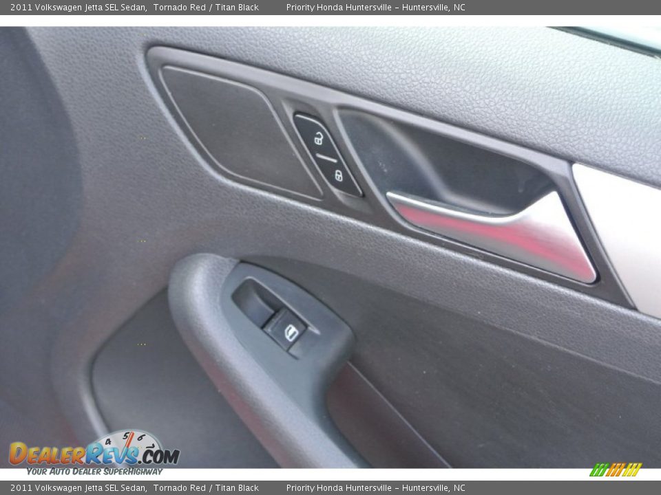 2011 Volkswagen Jetta SEL Sedan Tornado Red / Titan Black Photo #23