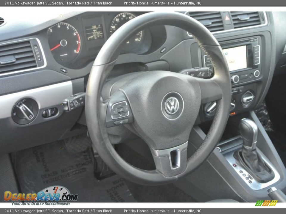 2011 Volkswagen Jetta SEL Sedan Tornado Red / Titan Black Photo #26