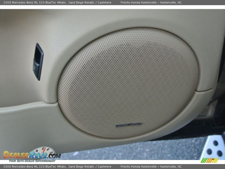 2009 Mercedes-Benz ML 320 BlueTec 4Matic Sand Beige Metallic / Cashmere Photo #10