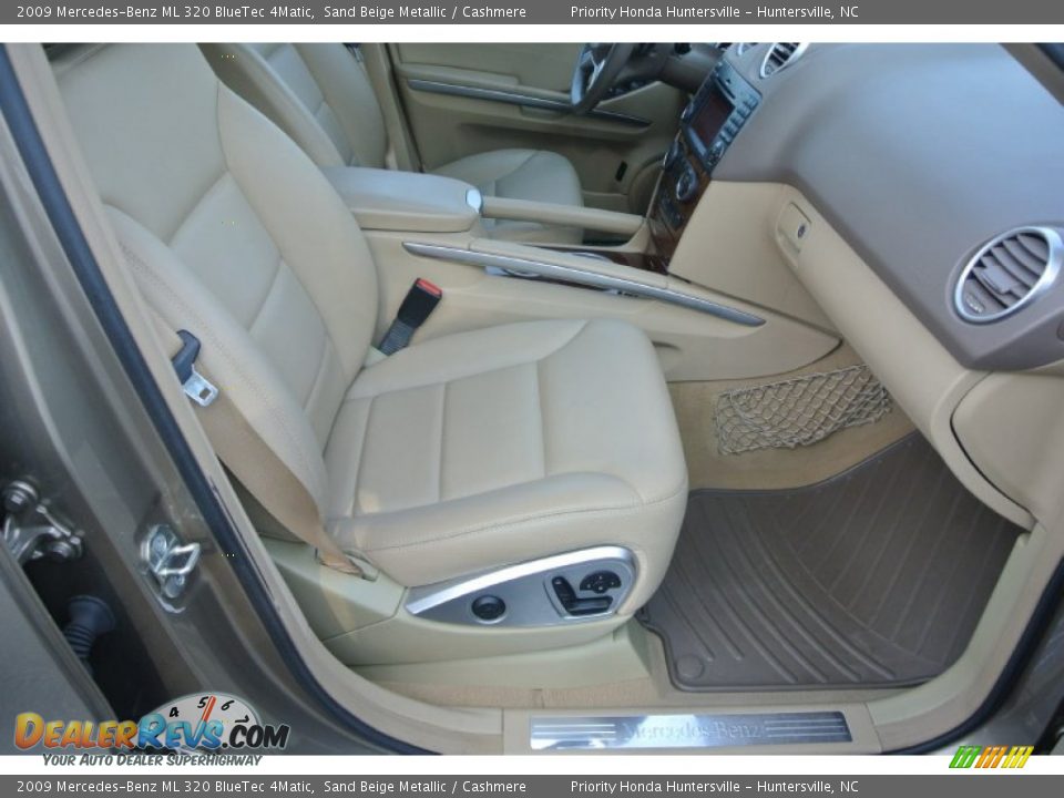 2009 Mercedes-Benz ML 320 BlueTec 4Matic Sand Beige Metallic / Cashmere Photo #24