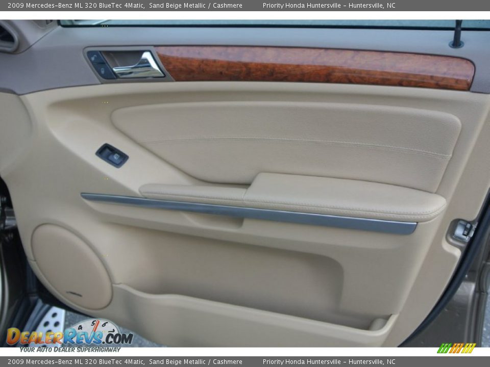 2009 Mercedes-Benz ML 320 BlueTec 4Matic Sand Beige Metallic / Cashmere Photo #26