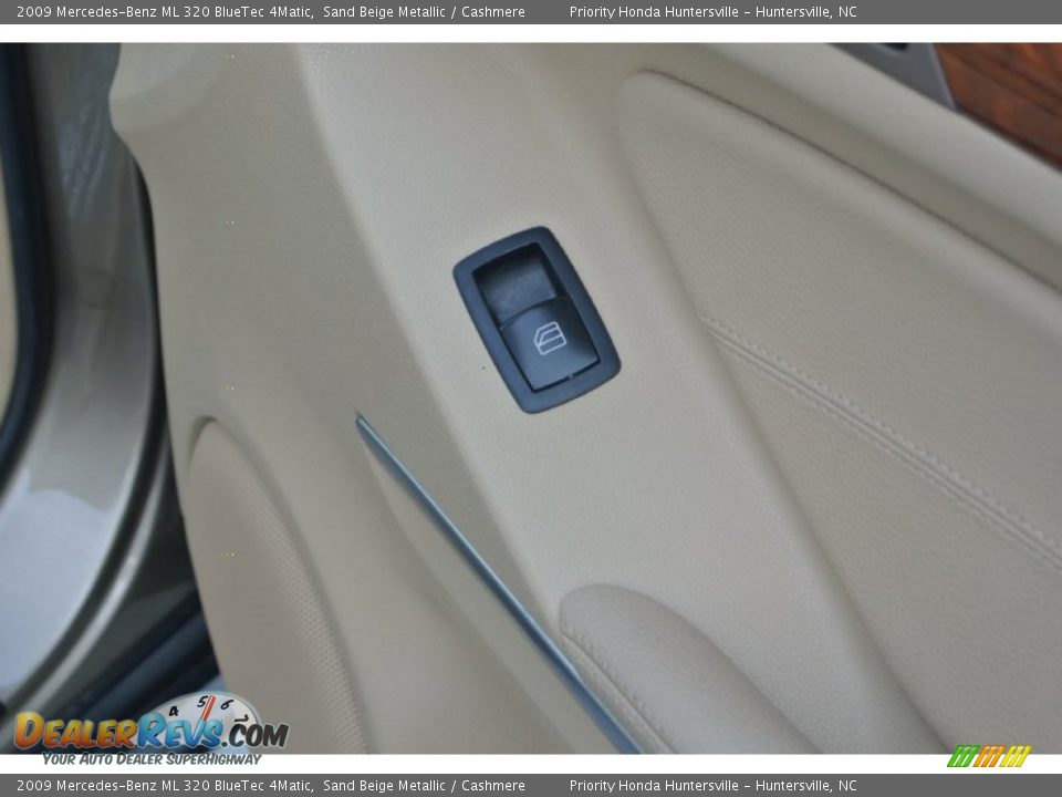 2009 Mercedes-Benz ML 320 BlueTec 4Matic Sand Beige Metallic / Cashmere Photo #27
