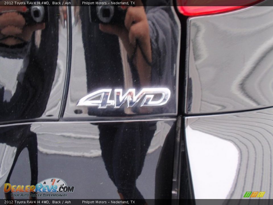 2012 Toyota RAV4 I4 4WD Black / Ash Photo #21