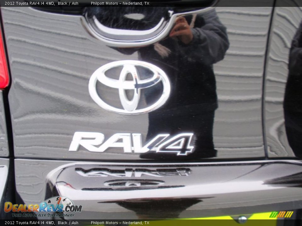 2012 Toyota RAV4 I4 4WD Black / Ash Photo #24