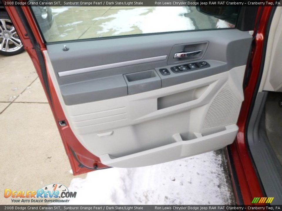 2008 Dodge Grand Caravan SXT Sunburst Orange Pearl / Dark Slate/Light Shale Photo #11