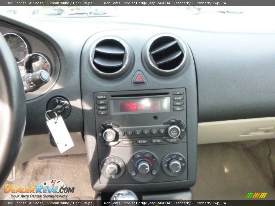 2009 Pontiac G6 Sedan Summit White / Light Taupe Photo #16