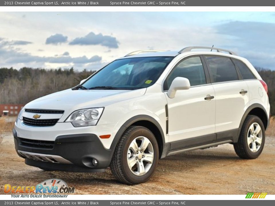 Front 3/4 View of 2013 Chevrolet Captiva Sport LS Photo #2