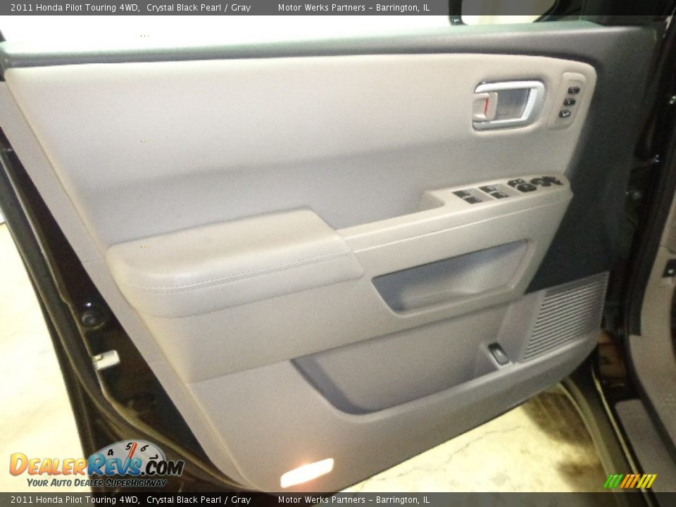 2011 Honda Pilot Touring 4WD Crystal Black Pearl / Gray Photo #20