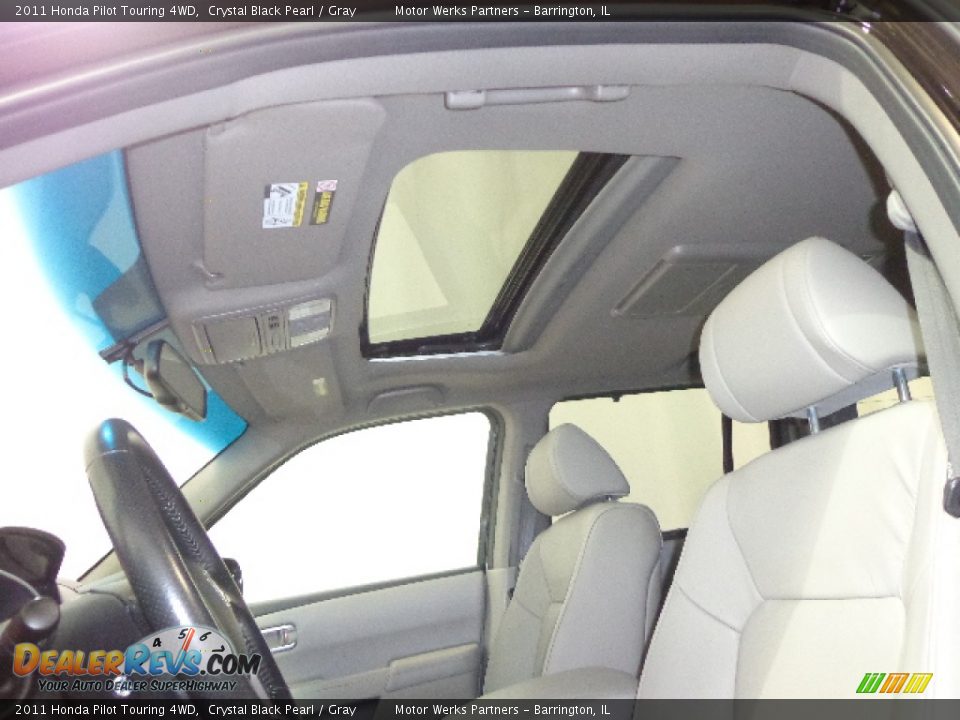 2011 Honda Pilot Touring 4WD Crystal Black Pearl / Gray Photo #24
