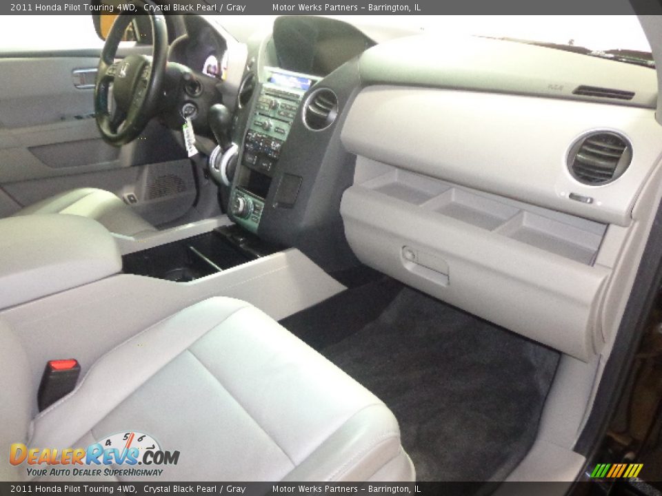 2011 Honda Pilot Touring 4WD Crystal Black Pearl / Gray Photo #35