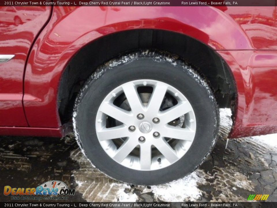 2011 Chrysler Town & Country Touring - L Deep Cherry Red Crystal Pearl / Black/Light Graystone Photo #9