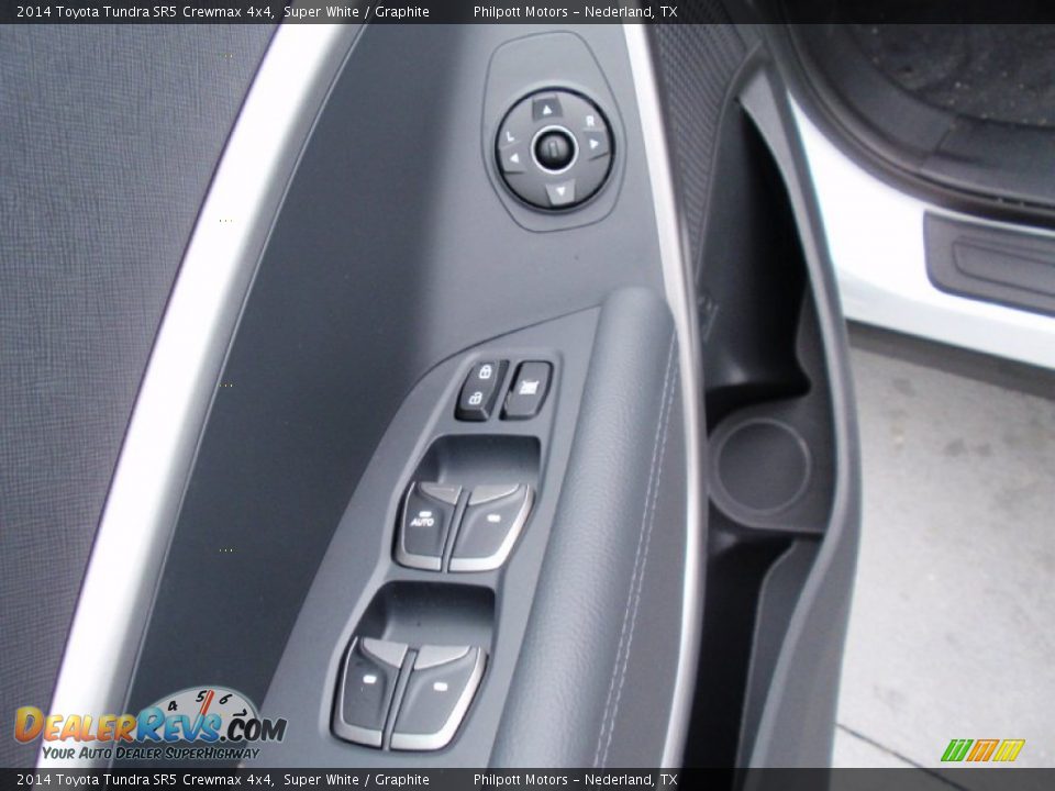 2014 Toyota Tundra SR5 Crewmax 4x4 Super White / Graphite Photo #24