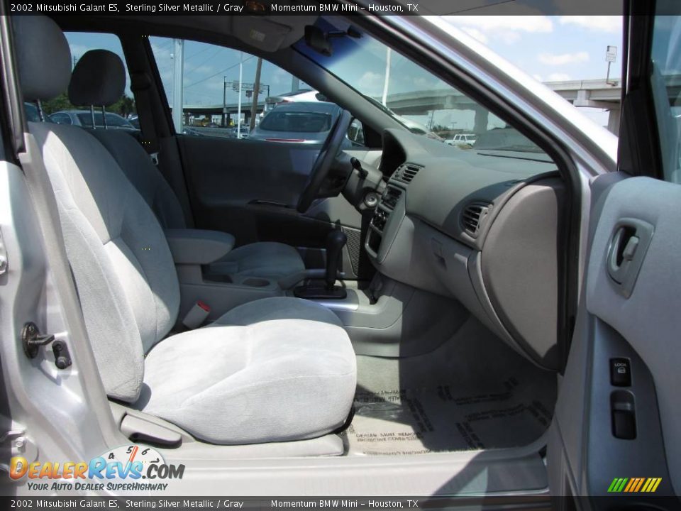 2002 Mitsubishi Galant ES Sterling Silver Metallic / Gray Photo #18