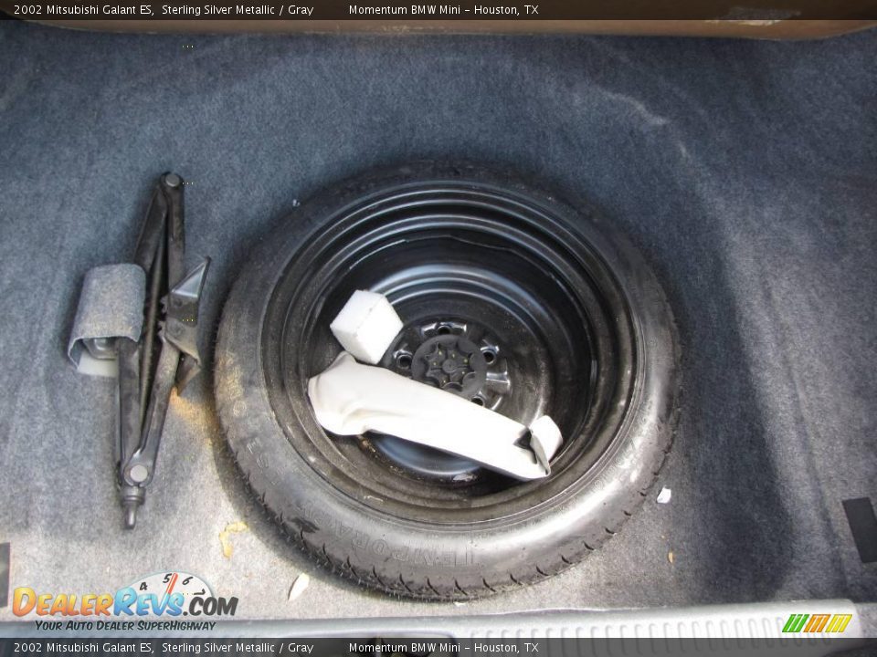 2002 Mitsubishi Galant ES Sterling Silver Metallic / Gray Photo #22