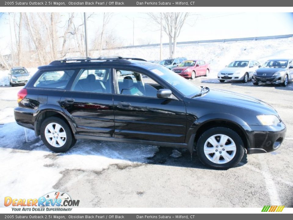 2005 Subaru Outback 2.5i Wagon Obsidian Black Pearl / Off Black Photo #4