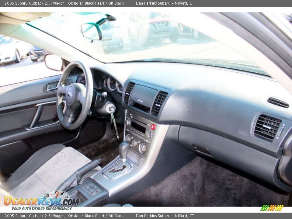 2005 Subaru Outback 2.5i Wagon Obsidian Black Pearl / Off Black Photo #9