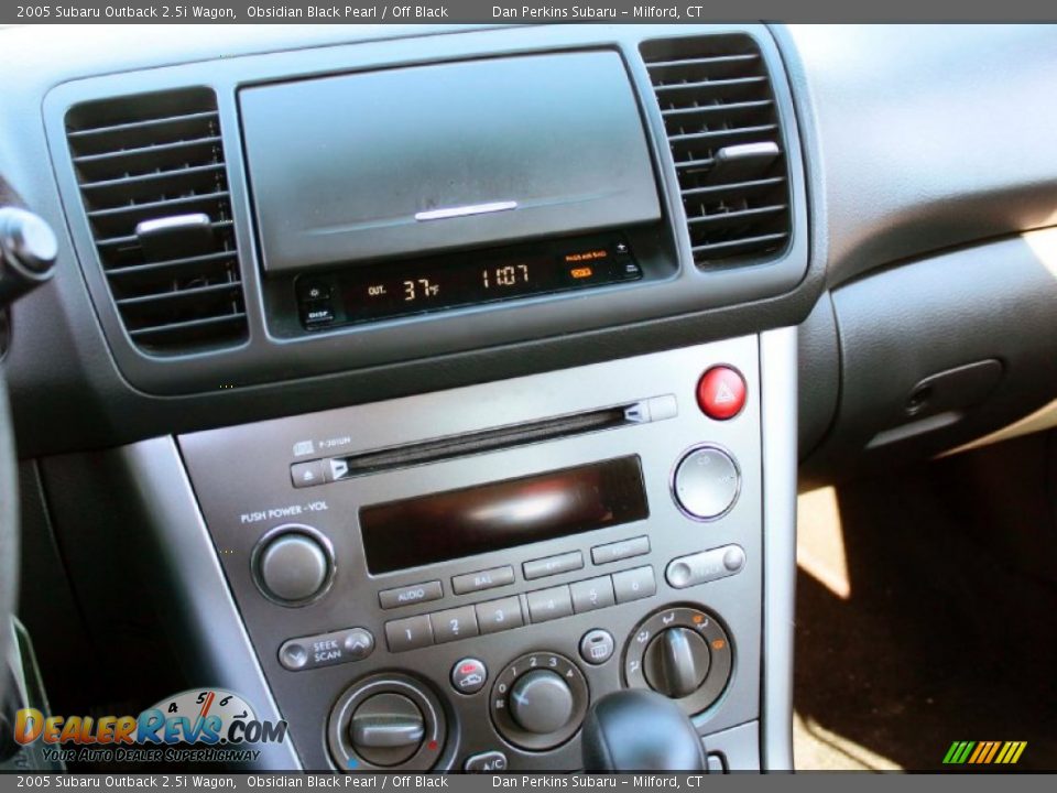 2005 Subaru Outback 2.5i Wagon Obsidian Black Pearl / Off Black Photo #12