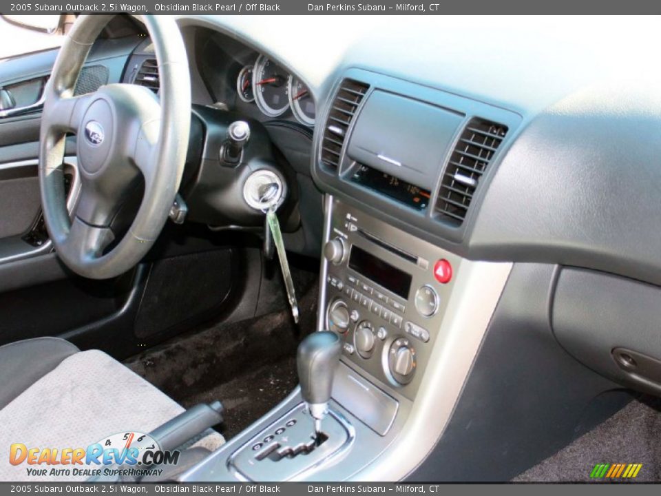 2005 Subaru Outback 2.5i Wagon Obsidian Black Pearl / Off Black Photo #15