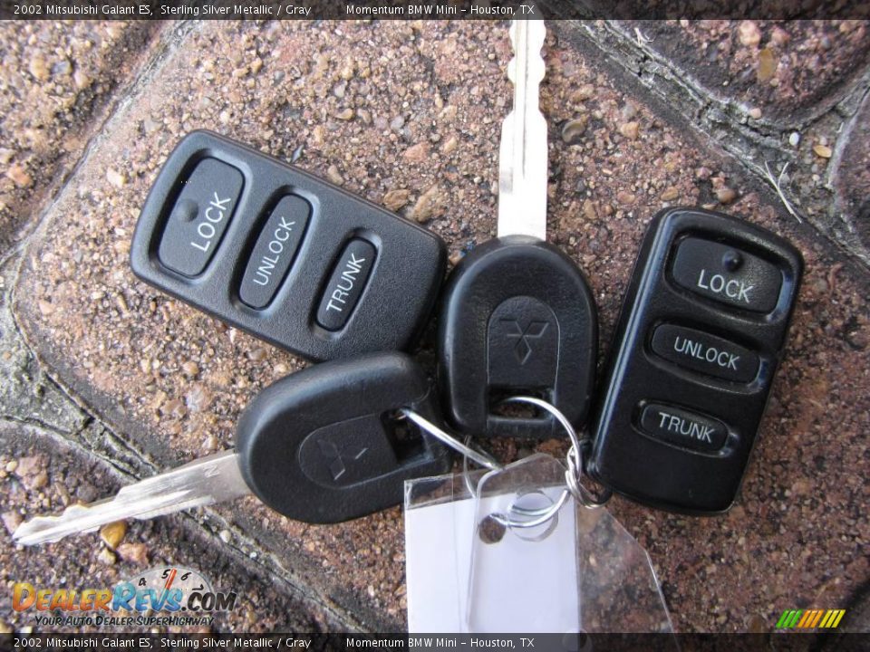 2002 Mitsubishi Galant ES Sterling Silver Metallic / Gray Photo #28