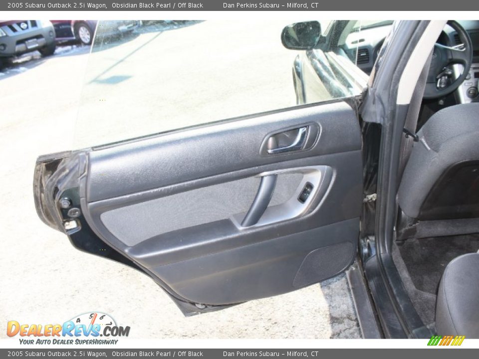 2005 Subaru Outback 2.5i Wagon Obsidian Black Pearl / Off Black Photo #18