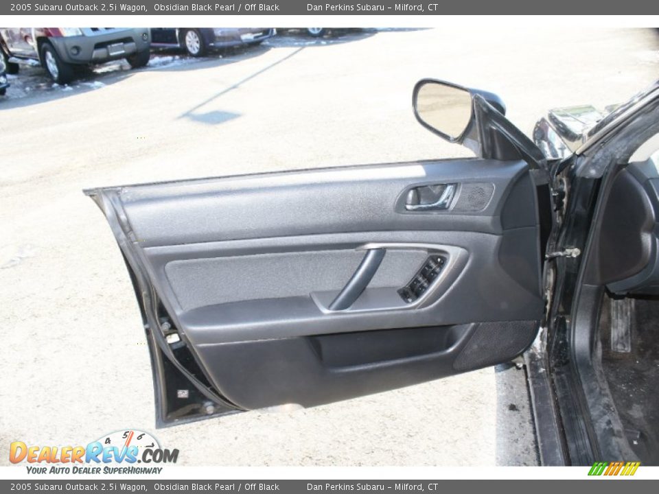 2005 Subaru Outback 2.5i Wagon Obsidian Black Pearl / Off Black Photo #19