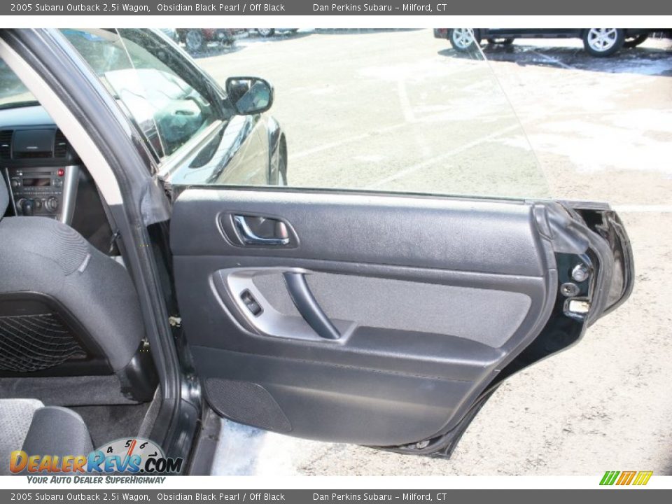 2005 Subaru Outback 2.5i Wagon Obsidian Black Pearl / Off Black Photo #20