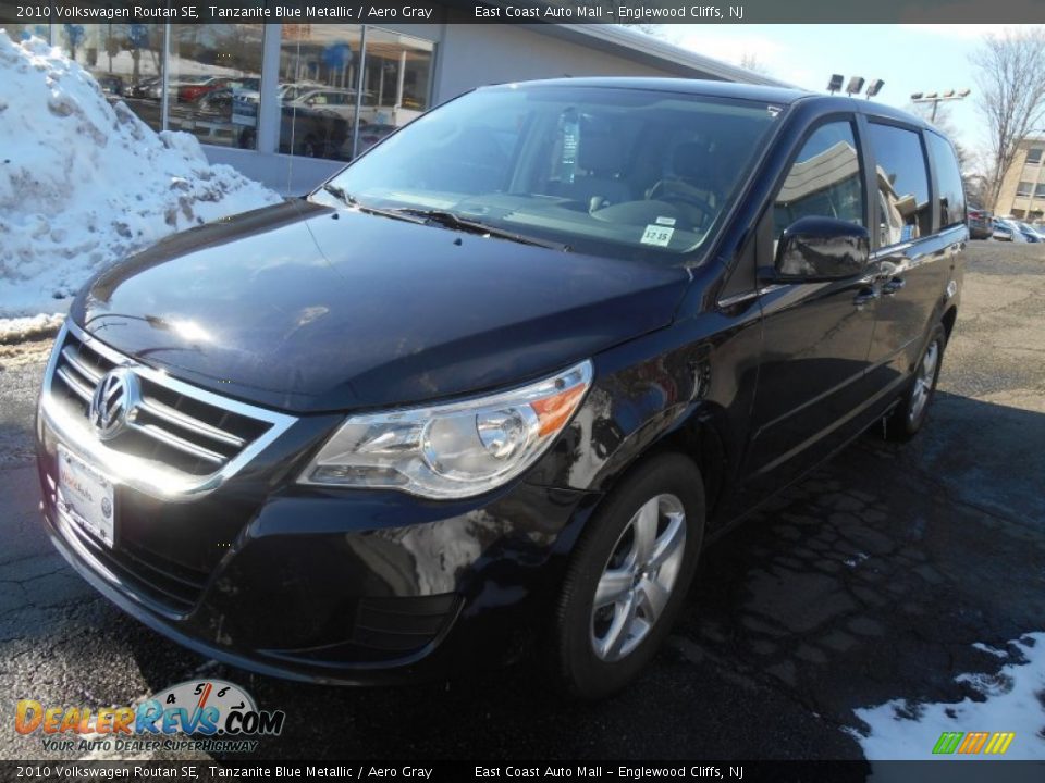 2010 Volkswagen Routan SE Tanzanite Blue Metallic / Aero Gray Photo #3