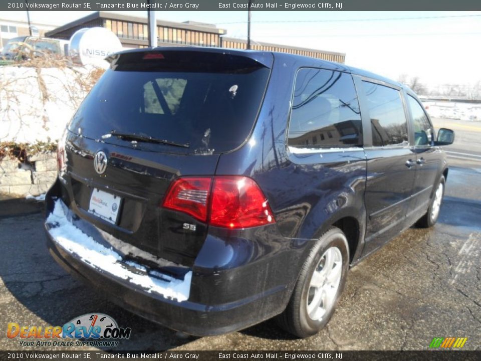 2010 Volkswagen Routan SE Tanzanite Blue Metallic / Aero Gray Photo #4