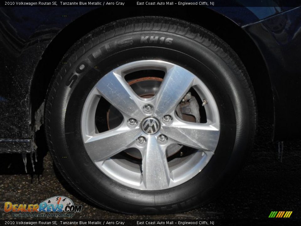 2010 Volkswagen Routan SE Tanzanite Blue Metallic / Aero Gray Photo #8
