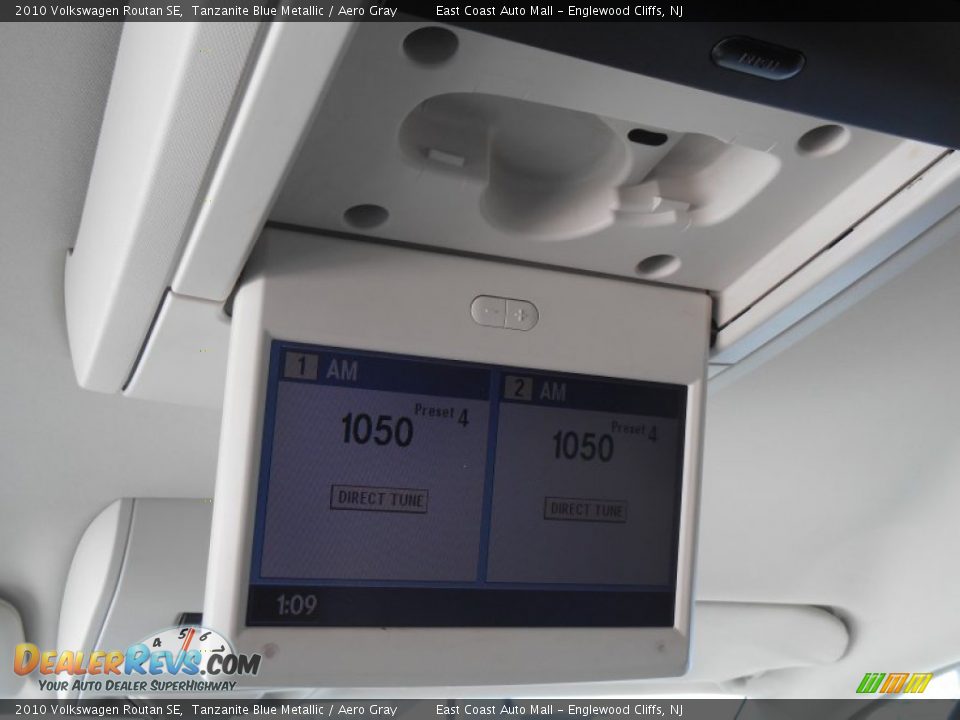 2010 Volkswagen Routan SE Tanzanite Blue Metallic / Aero Gray Photo #14