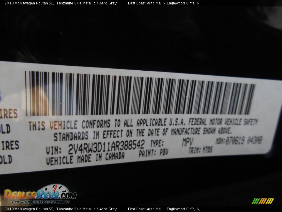 2010 Volkswagen Routan SE Tanzanite Blue Metallic / Aero Gray Photo #17