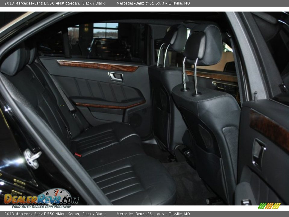 2013 Mercedes-Benz E 550 4Matic Sedan Black / Black Photo #9