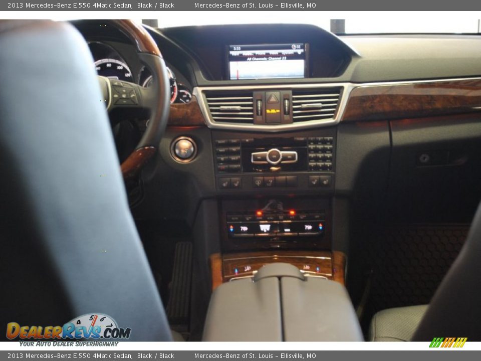 2013 Mercedes-Benz E 550 4Matic Sedan Black / Black Photo #16