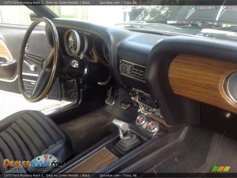 Dashboard of 1970 Ford Mustang Mach 1 Photo #7