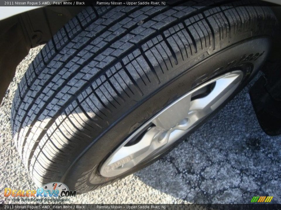 2011 Nissan Rogue S AWD Pearl White / Black Photo #10