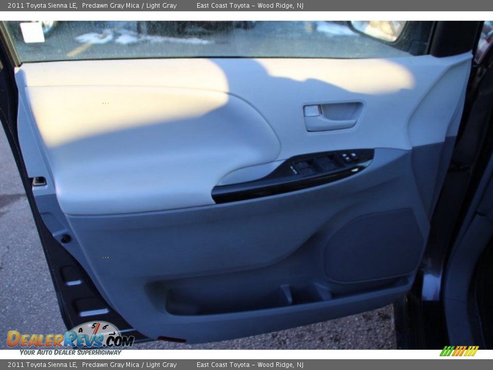 2011 Toyota Sienna LE Predawn Gray Mica / Light Gray Photo #6