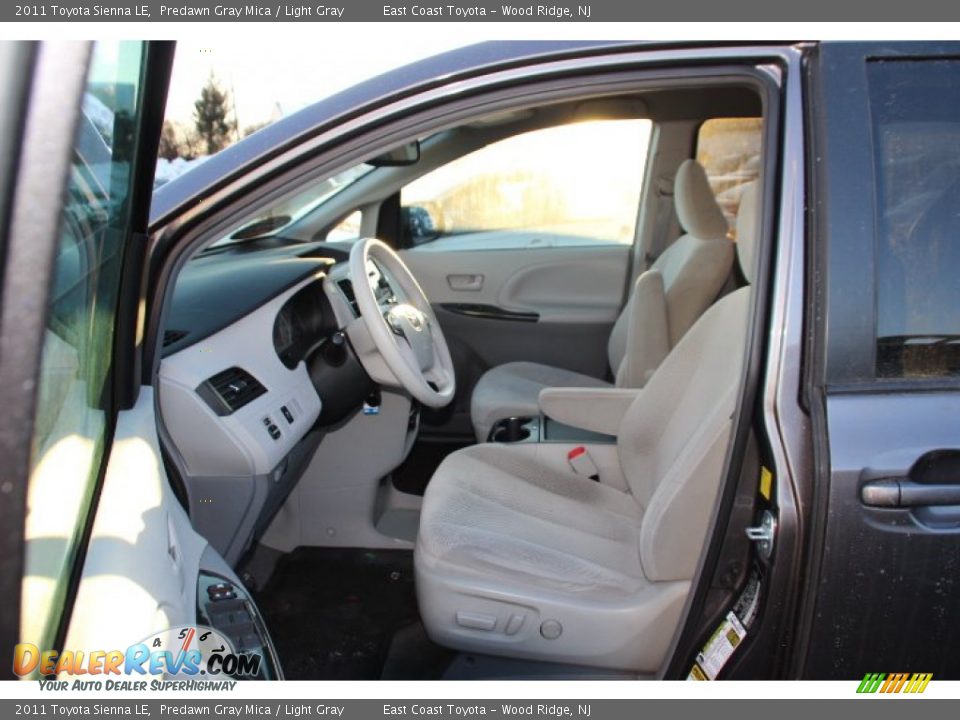 2011 Toyota Sienna LE Predawn Gray Mica / Light Gray Photo #7
