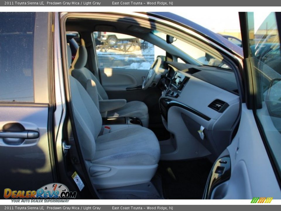 2011 Toyota Sienna LE Predawn Gray Mica / Light Gray Photo #8