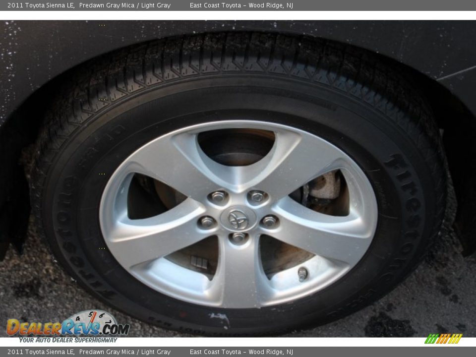2011 Toyota Sienna LE Predawn Gray Mica / Light Gray Photo #16