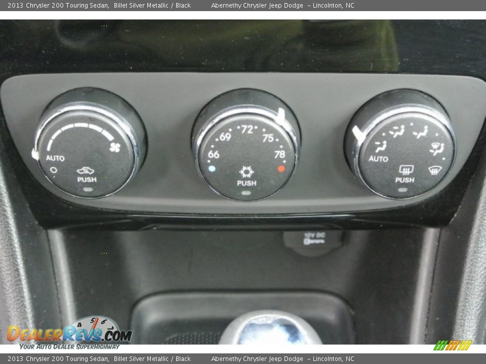 2013 Chrysler 200 Touring Sedan Billet Silver Metallic / Black Photo #14