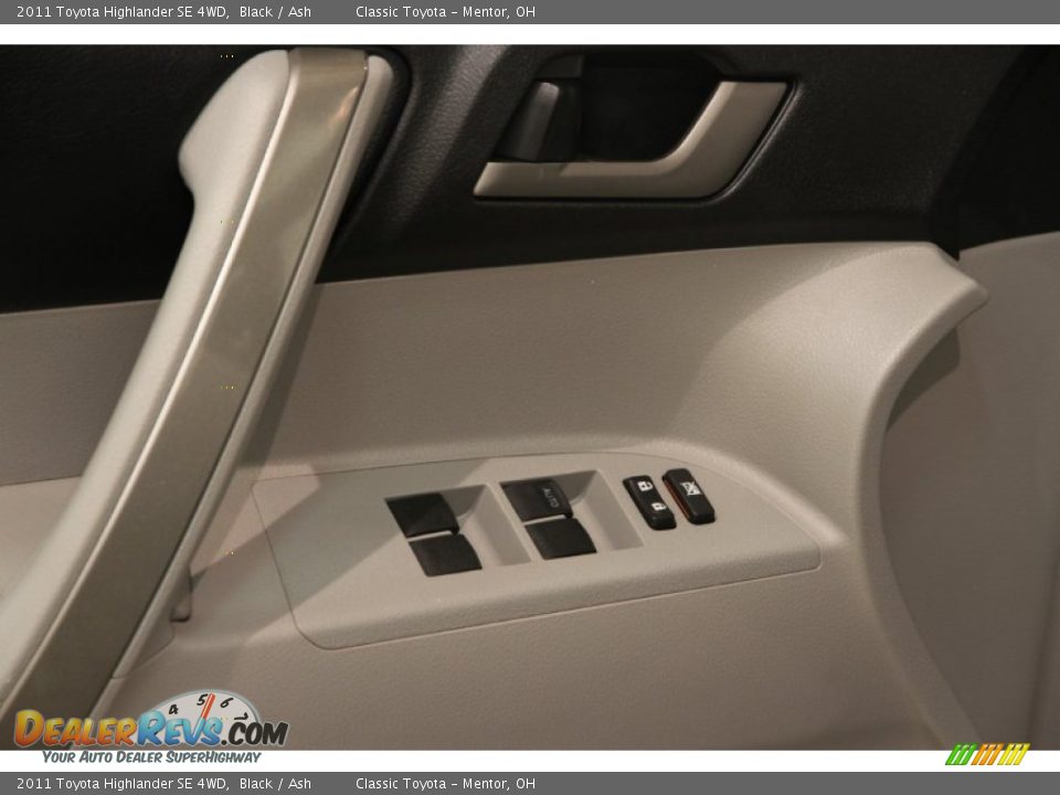 2011 Toyota Highlander SE 4WD Black / Ash Photo #5