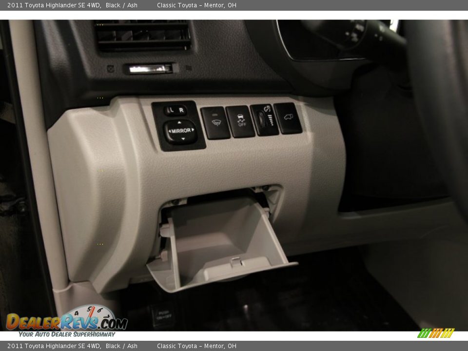 2011 Toyota Highlander SE 4WD Black / Ash Photo #7