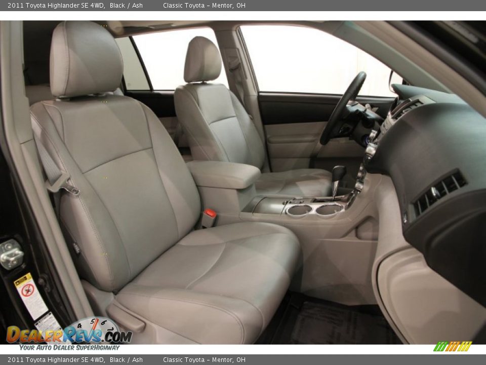 2011 Toyota Highlander SE 4WD Black / Ash Photo #16