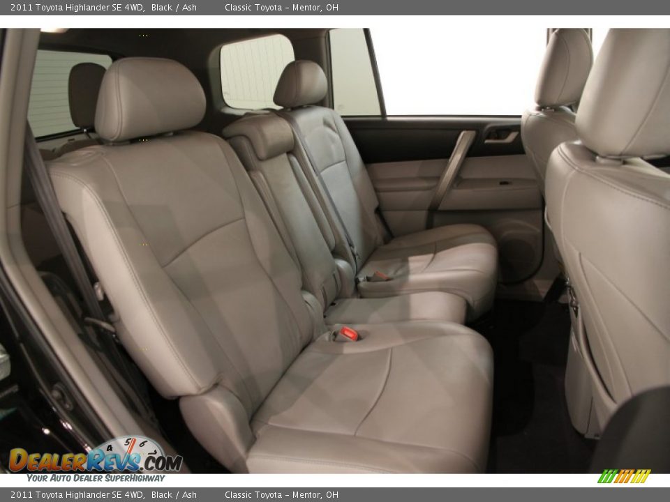 2011 Toyota Highlander SE 4WD Black / Ash Photo #17