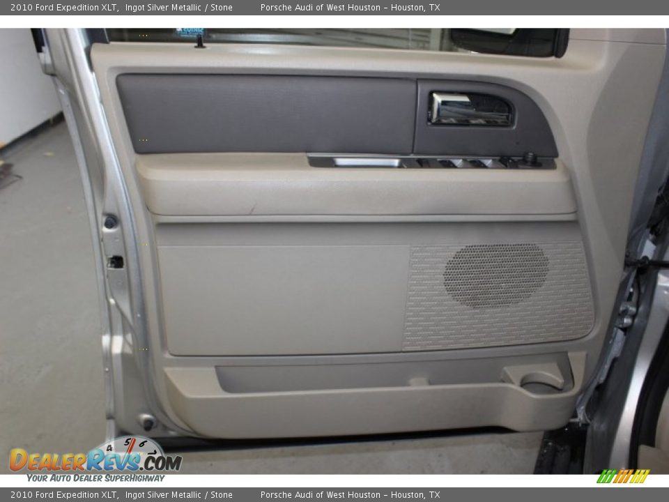 2010 Ford Expedition XLT Ingot Silver Metallic / Stone Photo #12