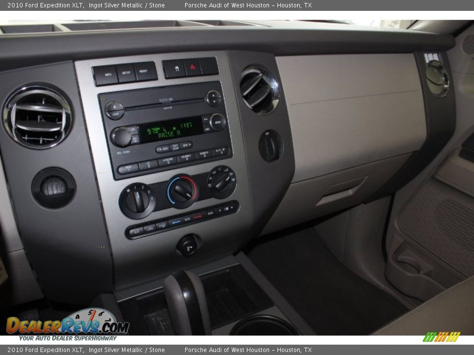 2010 Ford Expedition XLT Ingot Silver Metallic / Stone Photo #16